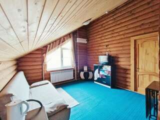 Гостиница Вербена Горячий Ключ Семейный номер с балконом-2